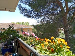 T2 lumineux balcon, parking facile, climatisation, Wi-Fi