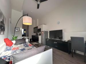 Spacious Family Suite with private Kitchenette and Laundry