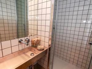 Studio rénové, ski aux pieds, balcon - FR-1-346-368