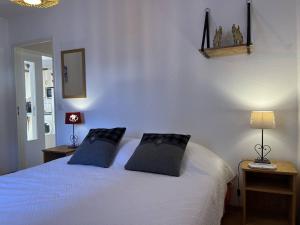 Appartement Fonctionnel avec Balcon, Garage et Wifi - Parfait pour 4 Personnes près des Pistes - FR-1-548-25