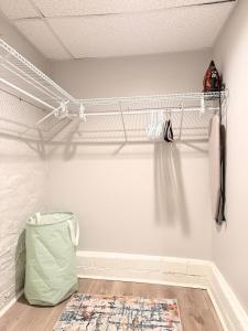 1BR Apartment Near Market with Parking and WiFi