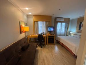 Hotel E suites em frente ao Aeroporto Congonhas com Piscina 914