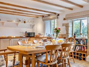 5 Bed in Matlock oc-93585