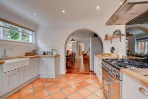 6 Bed in Cromer oc-1996