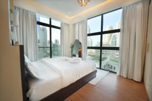 Stunning Full Marina View Prime Dubai Marina DEC 706