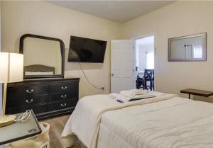 Cozy Adventure Filled Escape Free parking apts