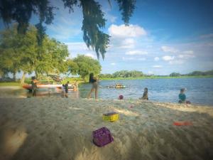 Charming Lakefront Cottage Near Disney