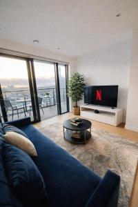 Luxurious Canary Wharf Apt - ExCel, O2 Arena - Sky Views & Fast WiFi