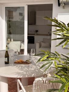 Sunny Flat with Pools & Terrace in Oasis of Nerja