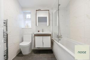 Spacious 4BR house in Forest Gate