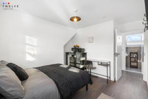 Modern Studio with Separate Private Bathroom and WC 9 - Brixton