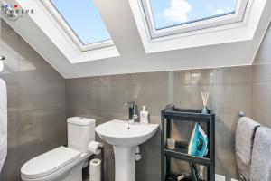 Modern Studio with Separate Private Bathroom and WC 9 - Brixton