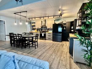 Family Escape - walk to beach near Mayo, TPC