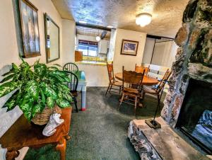 Snow Summit Townhouse with Spa Unit 61