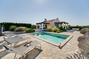 Stonehouse Milan
