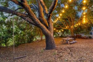 Luxury Ojai Escape Pool, Jacuzzi & Tennis Court