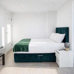 Upton park Plaistow East Ham Canning Town Apartment in London