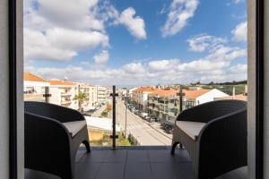 Sesimbra Near the Beaches- T2 for 6 with BBQ