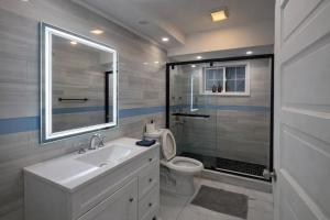 Maple Crest Residence (Minutes to the Fall)