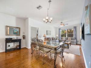 Newly Remodel Kitchen withNew Appliances