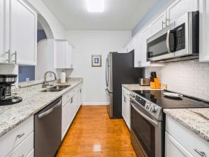 Newly Remodel Kitchen withNew Appliances