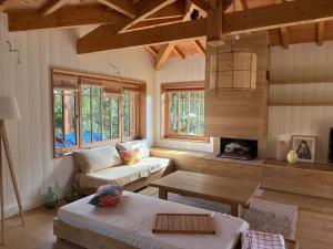 Charmante villa bois avec piscine chauffée, proche plage et commerces