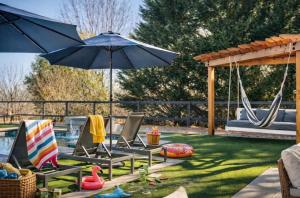 Sleeps 13 Saltwater Pool Fully Fenced in Yard