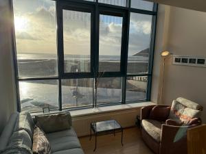 Johns Luxury Seafront Apartment