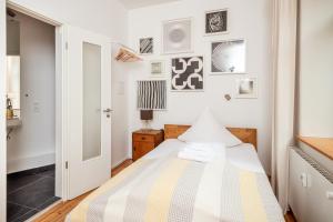 Künstlerzimmer in der Häselburg - das Abstrakte mit Badewanne