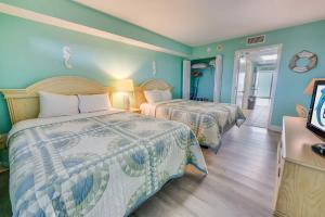 1BR High Floor Great Views Camelot Resort Pools