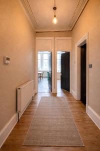 Contractors and Guests Grand 3 Bedroom Central Free Parking Fully equipped