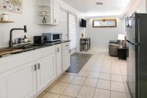 Modern 2BR Apartment • Free Parking • Baden