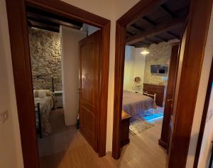 IL VICOLETTO Apartment - Charming independent holiday home in the historic center of Fiuggi, elegant and cozy, near the Thermal Baths and Wellness Retreats - FIUGGI