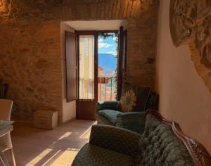 IL VICOLETTO Apartment - Charming independent holiday home in the historic center of Fiuggi, elegant and cozy, near the Thermal Baths and Wellness Retreats - FIUGGI