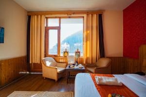 The Northwood Cottages, Boutique Mountain Retreat, Manali , Himalayan Views