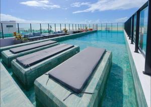 Amazing flat, on the oceanfront avenue! Get One