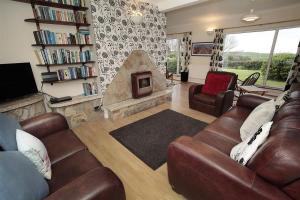 4 Bed in Gower oc-hh45