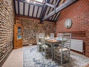 3 Bed in Trimingham 83711