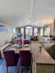 Helmsley Lodge sited on the Swanage Coastal Park with uninterrupted panoramic sea views