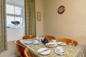 3 Bed in Caerhun oc-wag692