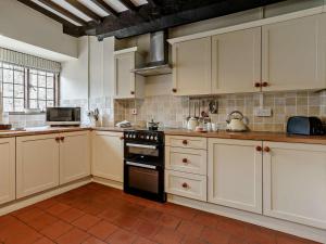 2 Bed in Abergavenny oc-91242