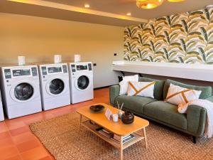 BEE Suites Santa Ana - San Jose