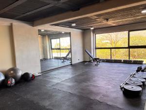 BEE Suites Santa Ana - San José