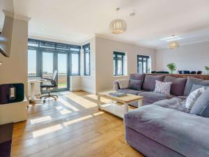 3 Bed in Hythe oc-87167