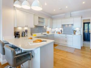 3 Bed in Hythe oc-87167