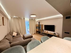 Sunny Waves Apartment