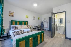 78F3 - Cosy & Welcoming studio