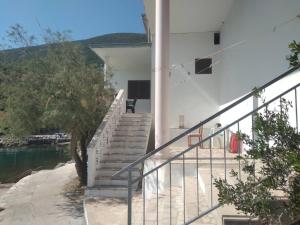 Apartments by the sea Cove Vela Prapratna (Peljesac) - 10106