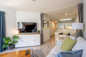 1BR + Sofa Bed | Marketplace Lodge | Village Location | Mountain Views | Parking