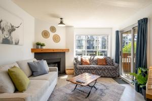 1BR + Sofa Bed | Marketplace Lodge | Village Location | Mountain Views | Parking